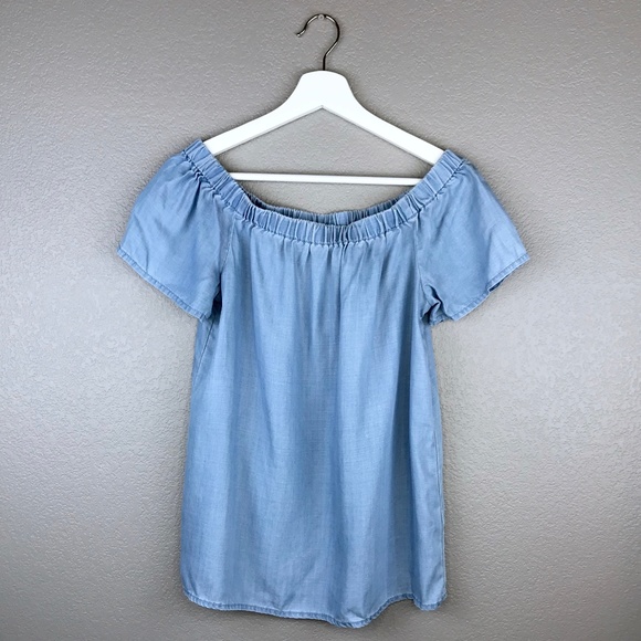 Vince Camuto Tops - Vince Camuto Chambray Off the Shoulders Top